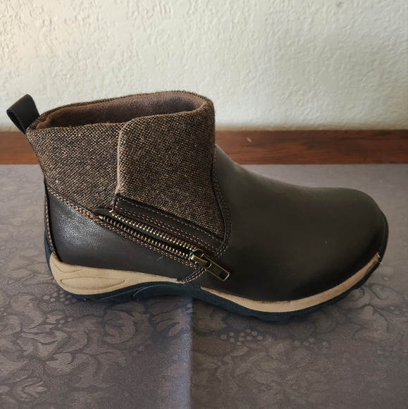 Eastland Ankle Boot - Picture 5 of 9